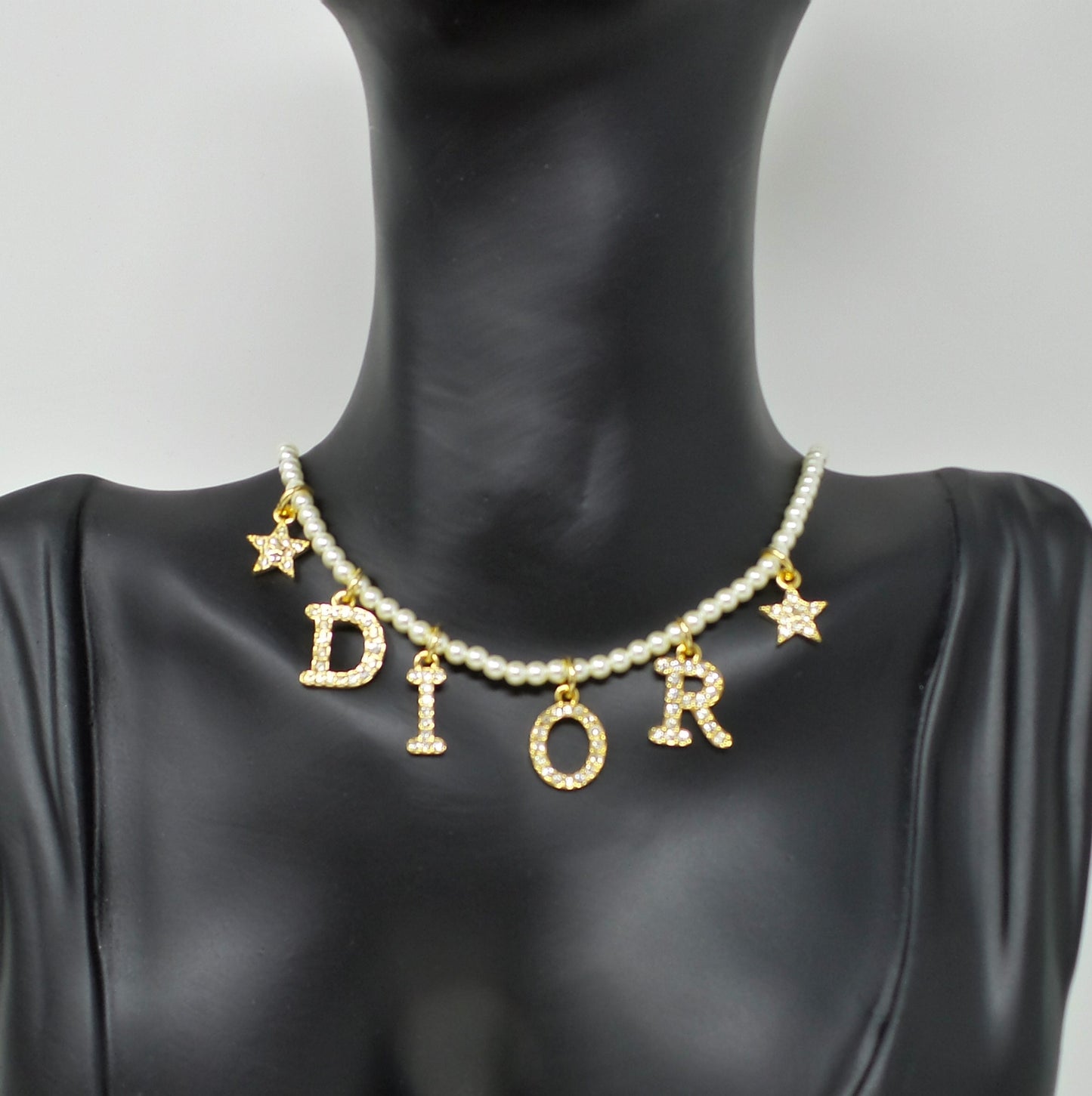 Dio(r)evolution Mini Pearl Choker Necklace Gold